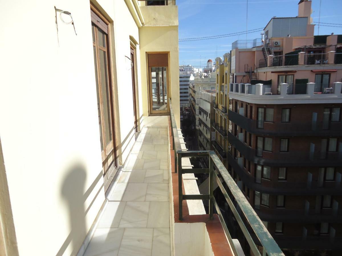 Apartament Entre La Estacion Y El Ayuntamiento Walencja Zewnętrze zdjęcie